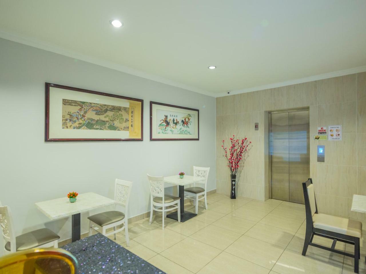 קוטה קינבלו Summer Hotel מראה חיצוני תמונה
